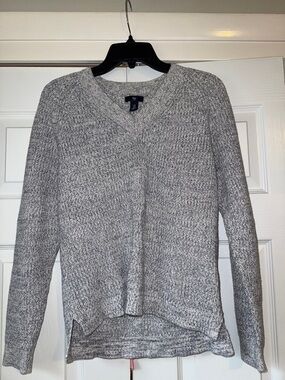 Women’s GAP Marled Light Blue V-Neck Knit hi-low Sweater